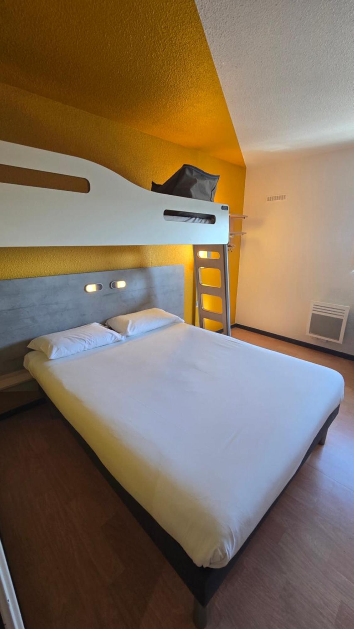 Ibis Budget Goussainville Charles De Gaulle Buitenkant foto